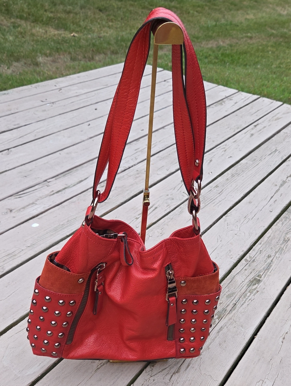 B Makowsky Red leather and Suede Studded Shoulder Bag GUC